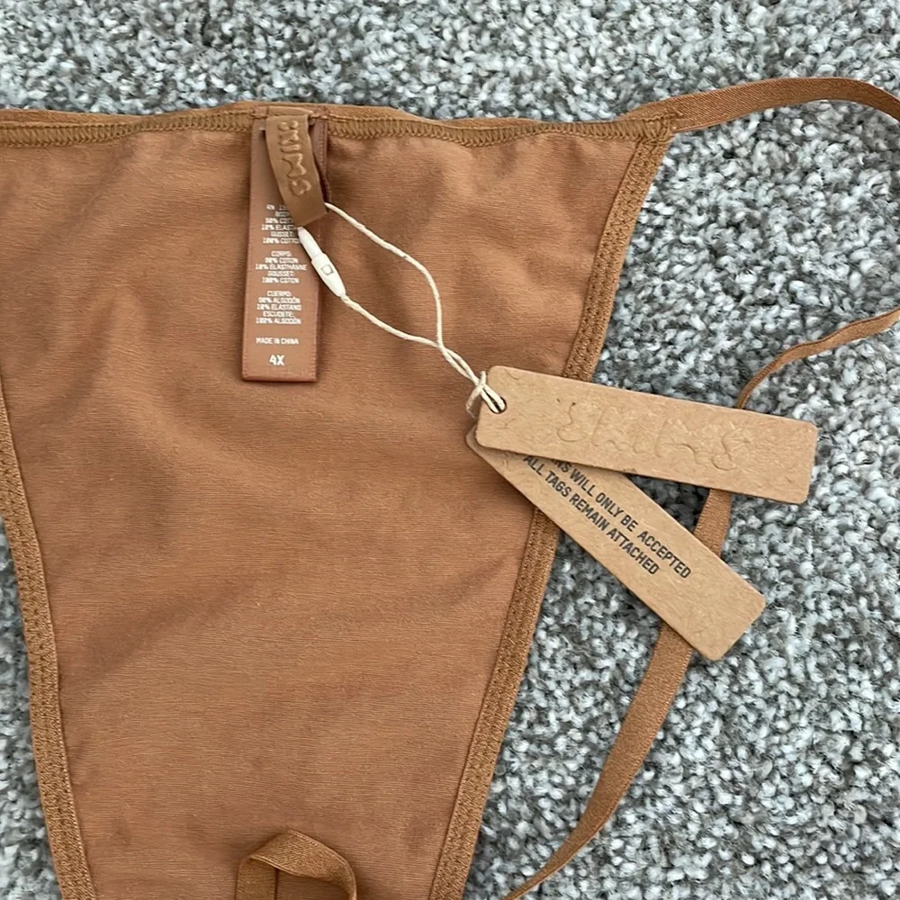 Skims - Plus Size T- string Thong - Camel